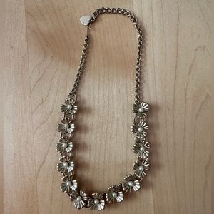 Vintage floral gold colored necklace w faux pearl. Measurements in description.